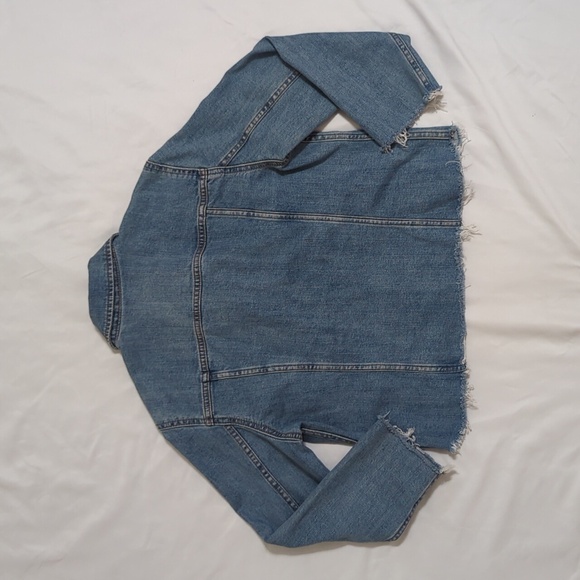 Old Navy MODIFIED Raw Hem Denim Trucker Jacket, Color Blue Size M - Picture 13 of 15